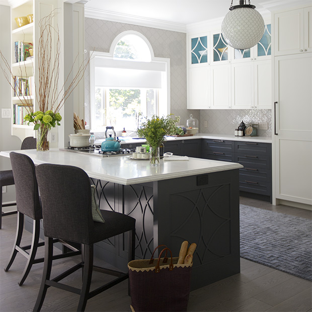 Contrasting Kitchen Cabinets