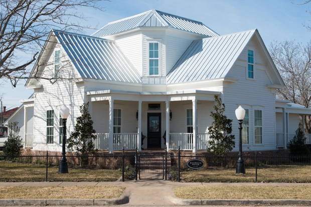 bed and breakfast waco texas magnolia house fixer upper chip joanna gaines