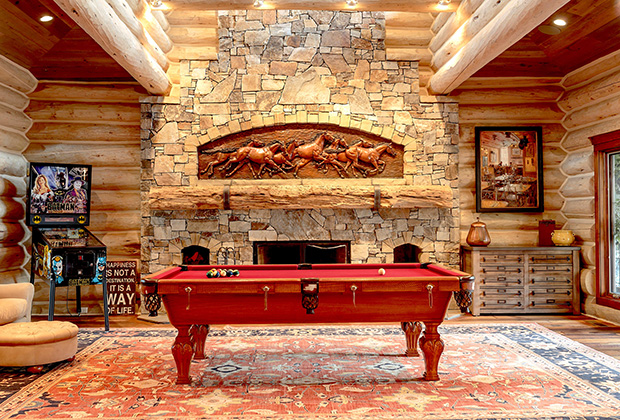 Julia Roberts Lake House Fireplace