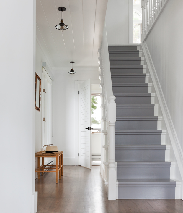 Cottage Decorating Ideas Entryway Staircase