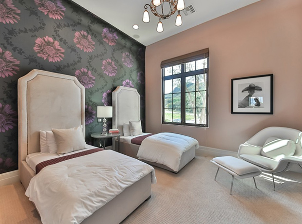 Britney Spears Mansion bedroom