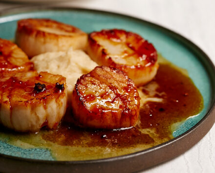 cider glazed seared scallops