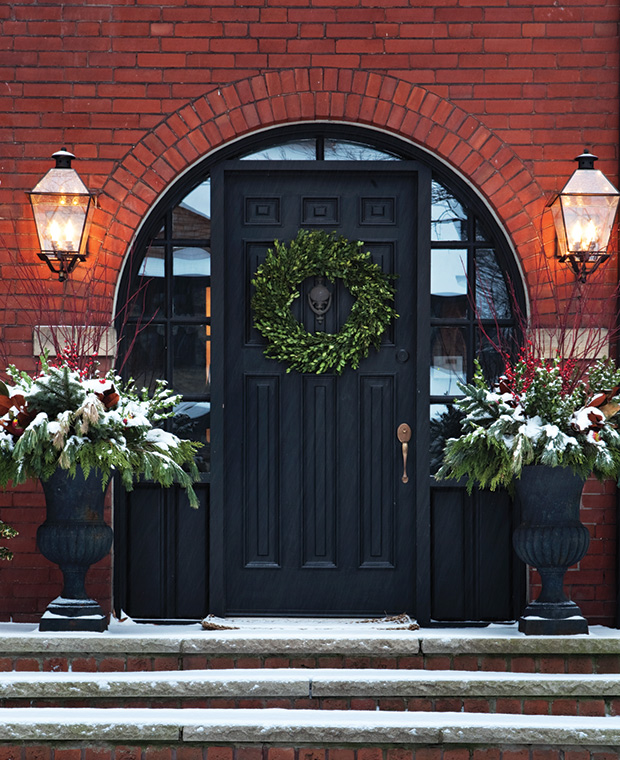 Traditional Holiday Decorating Style