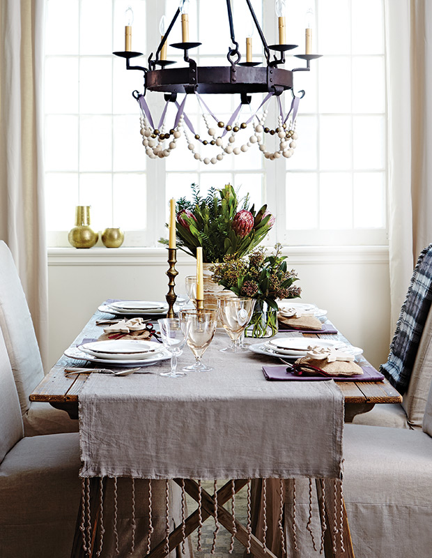 Simple-Holiday-Style-Decorating--dining1-HH_DC15