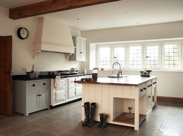 House & Home - 17-English-Farmhouse-Kitchen