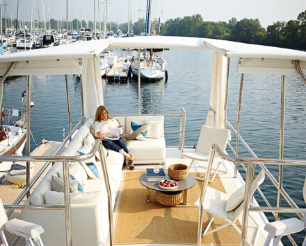 houseboat