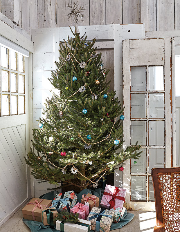House & Home - 10+ Holiday Color Palettes That Go Beyond Traditional ...