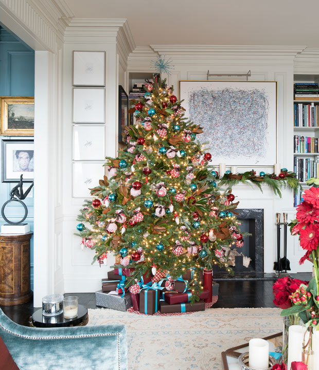 House & Home - Decorating Debate: Is The Best Holiday Style Maximalist ...