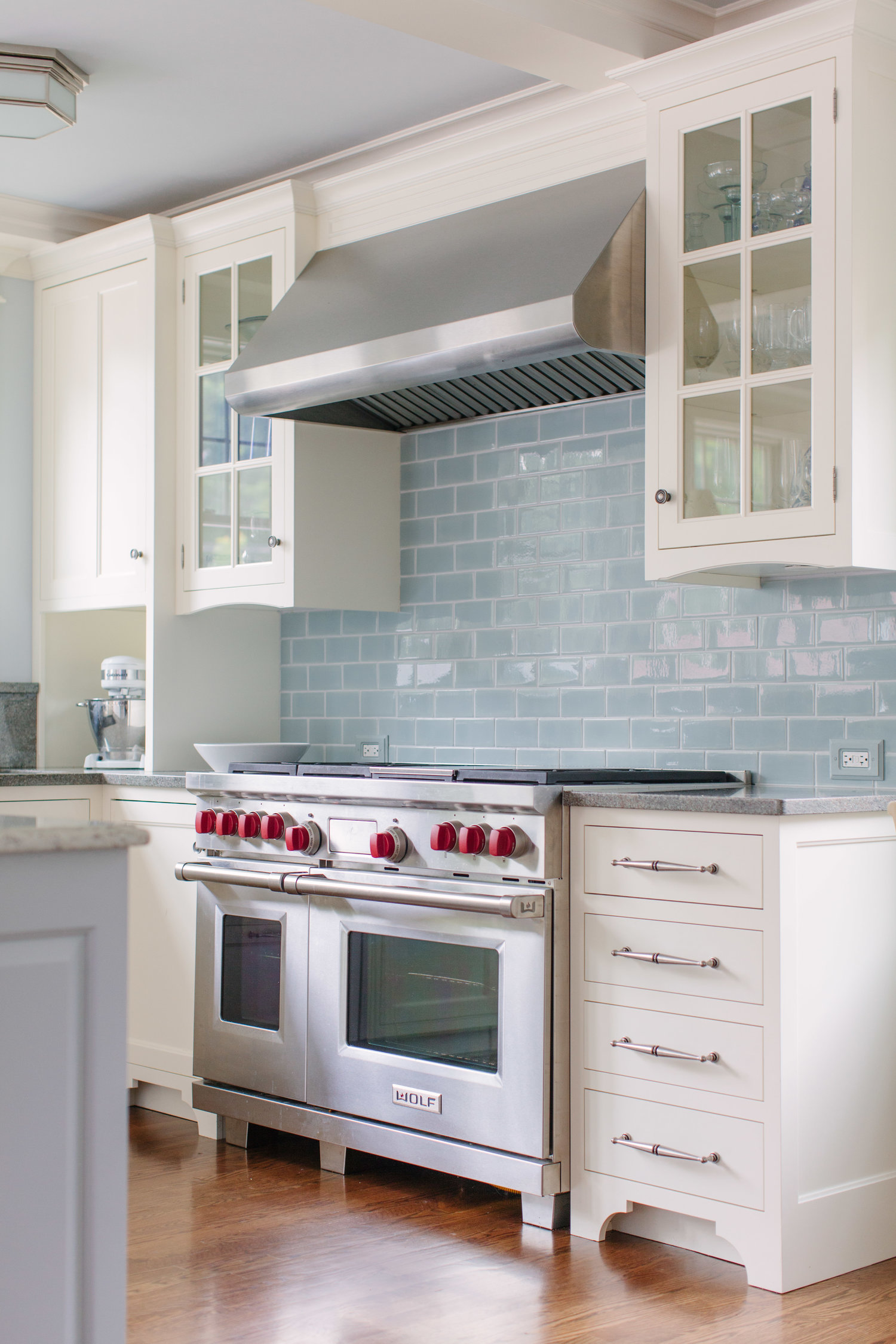 House & Home   20 Bold Kitchens Backsplashes That Make A Statement
