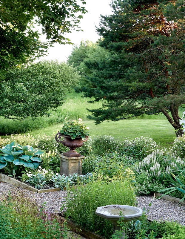 House & Home - This Tranquil Country Garden Is The Perfect Peaceful Retreat
