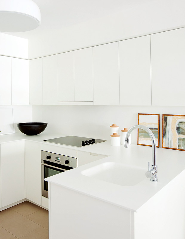 sleek ultra white modern kitchen