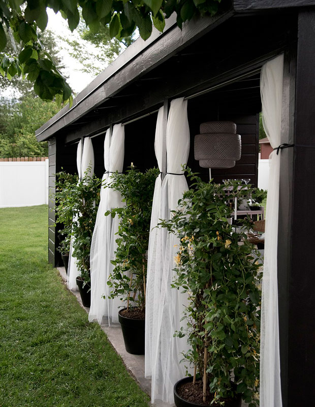 Carport outdoor dining space