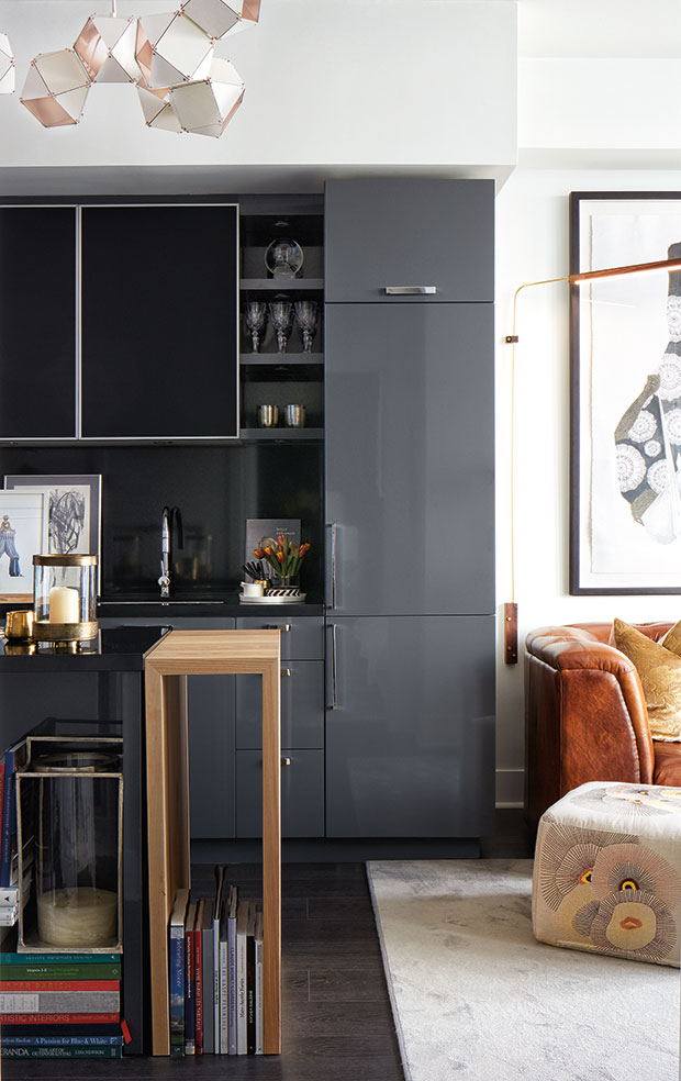 https://houseandhome.com/wp-content/uploads/2018/09/Cropped_Dark_and_Moody_Kitchens_1.jpg
