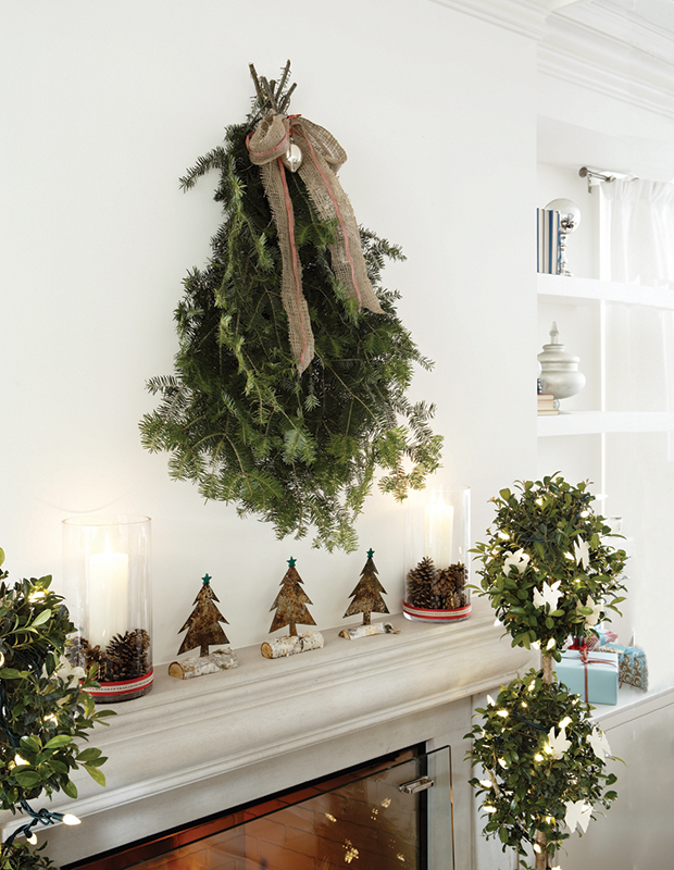 House & Home - 20 Small-Space Holiday Decorating Ideas For Big Style ...