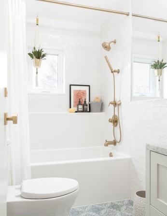 House & Home - 4 Small Bathroom Design Tips For Maximizing Space