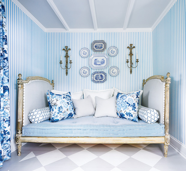 Tommy Smythe colonial revival guest bedroom with blue and white palette