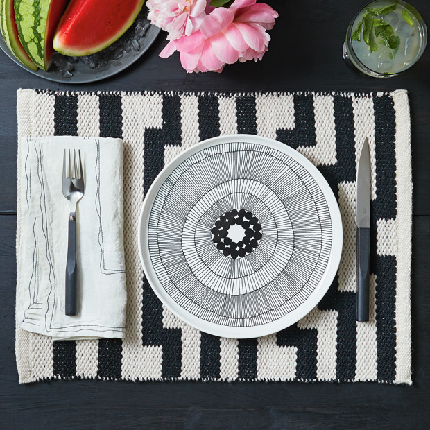 Summer table setting mixed black and white prints