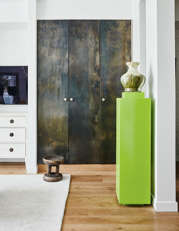 Summer color trends electric chartreuse stand