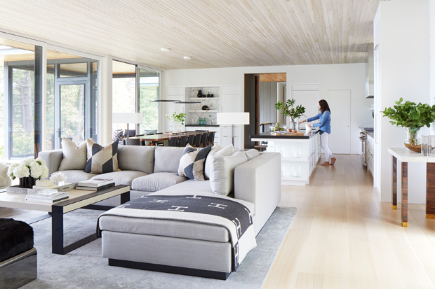 sloan mauran lake house open-concept main living space