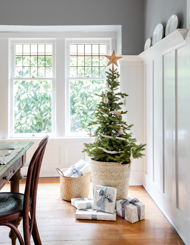 65 Of House Home S Best Christmas Trees - How To Decorate Small Christmas Tree At Home