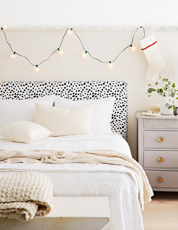 winter-white holiday decorating ideas bedroom