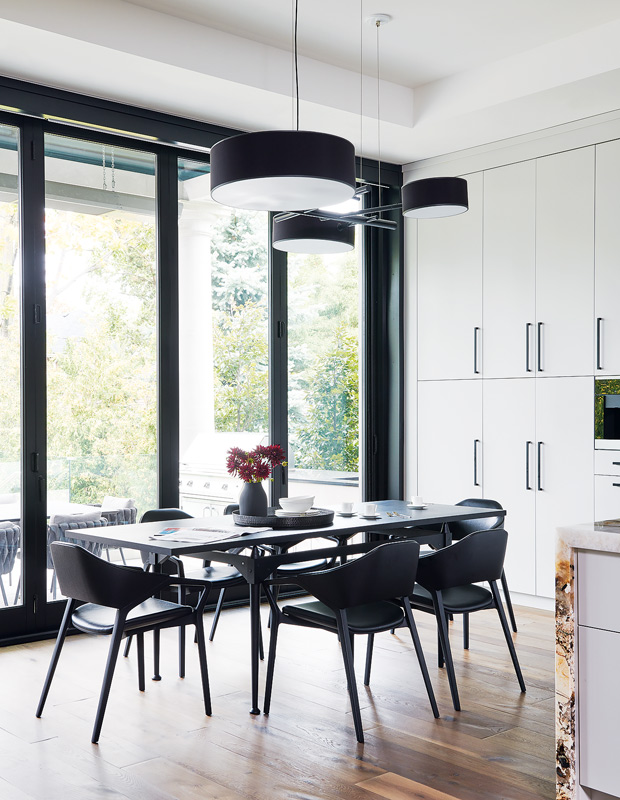Coe Mudford Interior Design eat-in kitchen