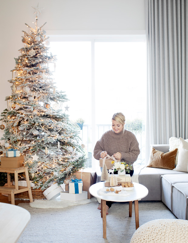 last-minute holiday decorating tips color palette