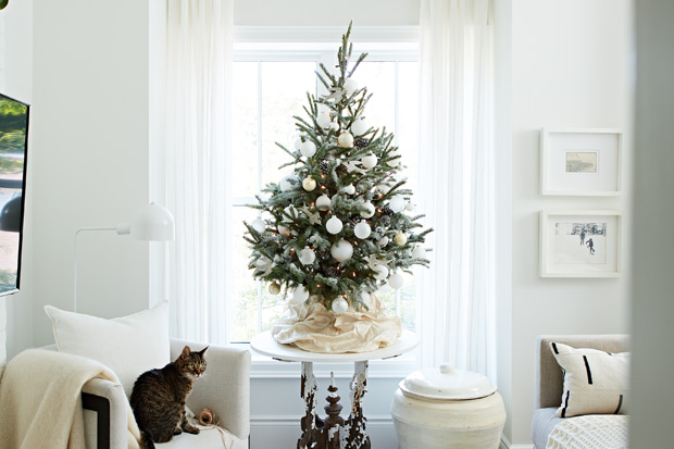 20 Petite Christmas Trees Perfect For Small Spaces House Home - How To Decorate Christmas Tree At Home