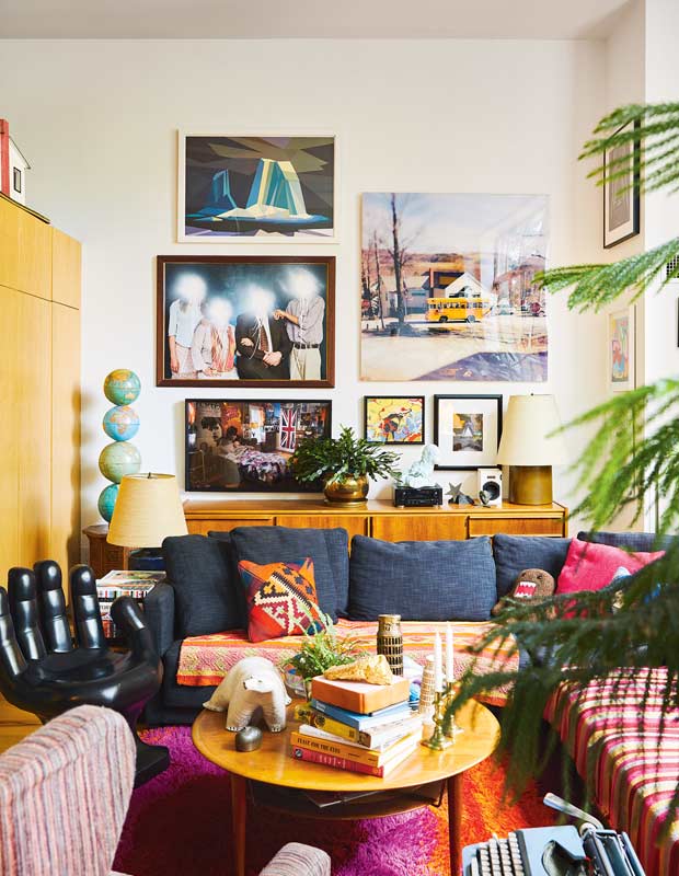 Colourful living room with pictures on the wall