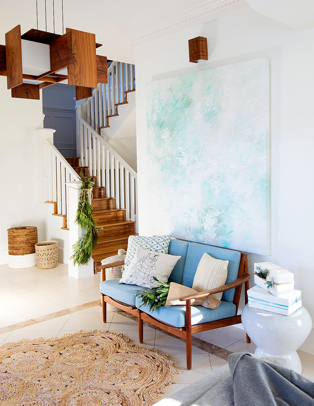 how to decorate like ami mckay entryway