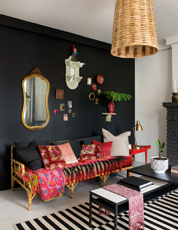 45 Rooms That Prove Black Walls Are More Versatile Than You Think House Home - Black Accent Wall Living Room Ideas