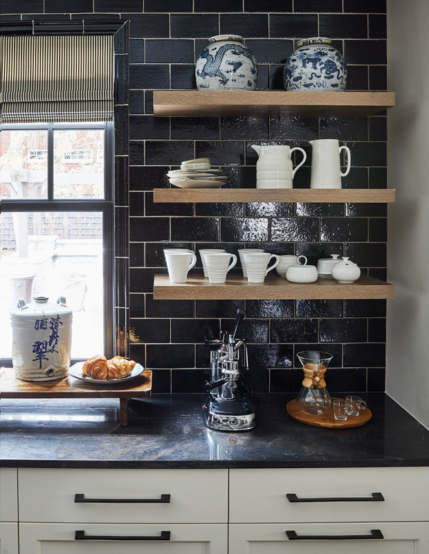 House & Home - 30+ Dark & Moody Kitchens That Are Totally Dreamy