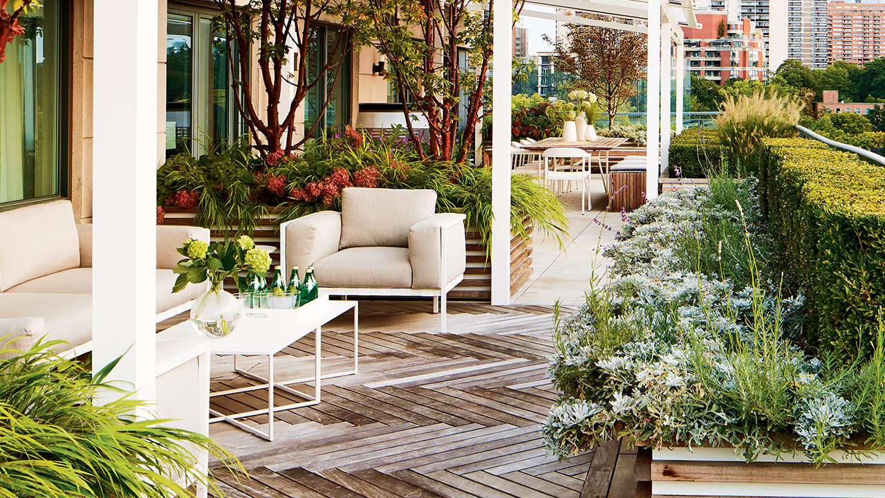 Skyline Charm: Rooftop Pergola Retreat