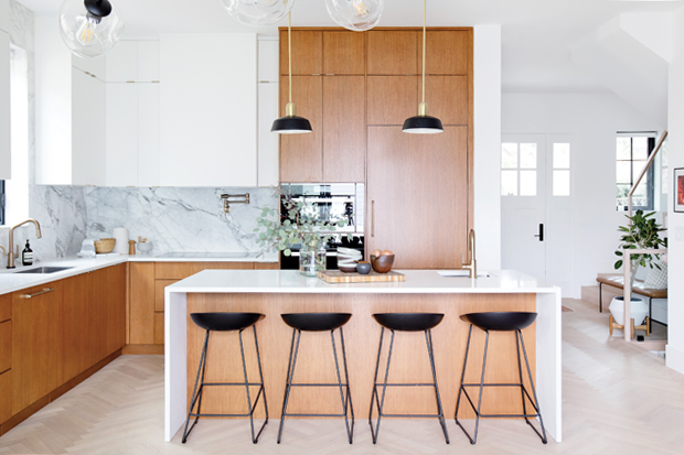 Wood Cabinets Wow In These 75 Kitchens, Teak Bar Stools With Backsplash