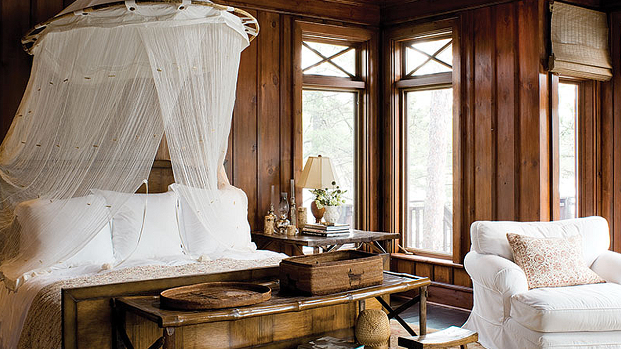 House & Home - These Romantic Canopy Beds Are #BedroomGoals