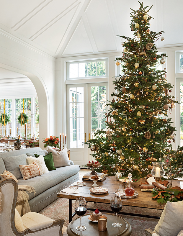 This will be my tree this year!  Pearl garland christmas, Old fashion christmas  tree, Christmas garland
