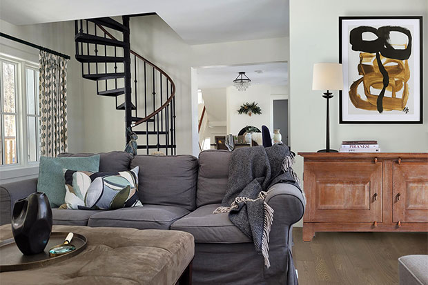 decorating white walls