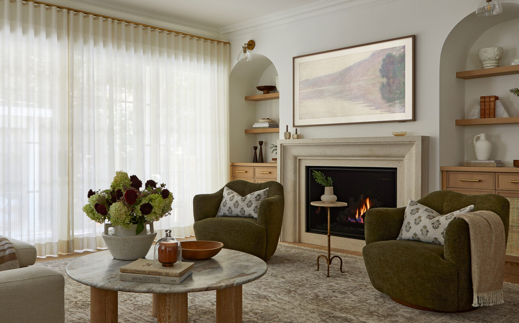 Arches and fireplace define zones